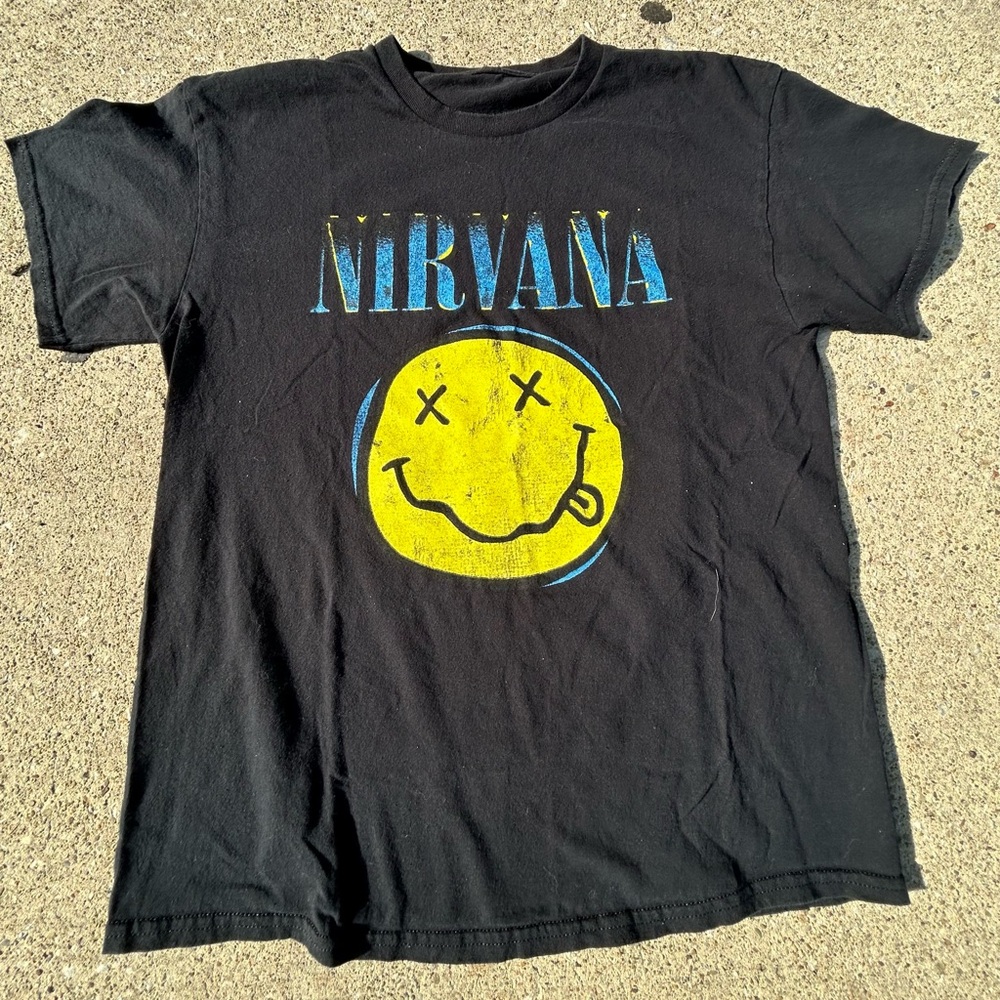 Nirvana Retro Black Colorful Blue & Yellow Smiley Logo Unisex Short Sleeve Tee😊